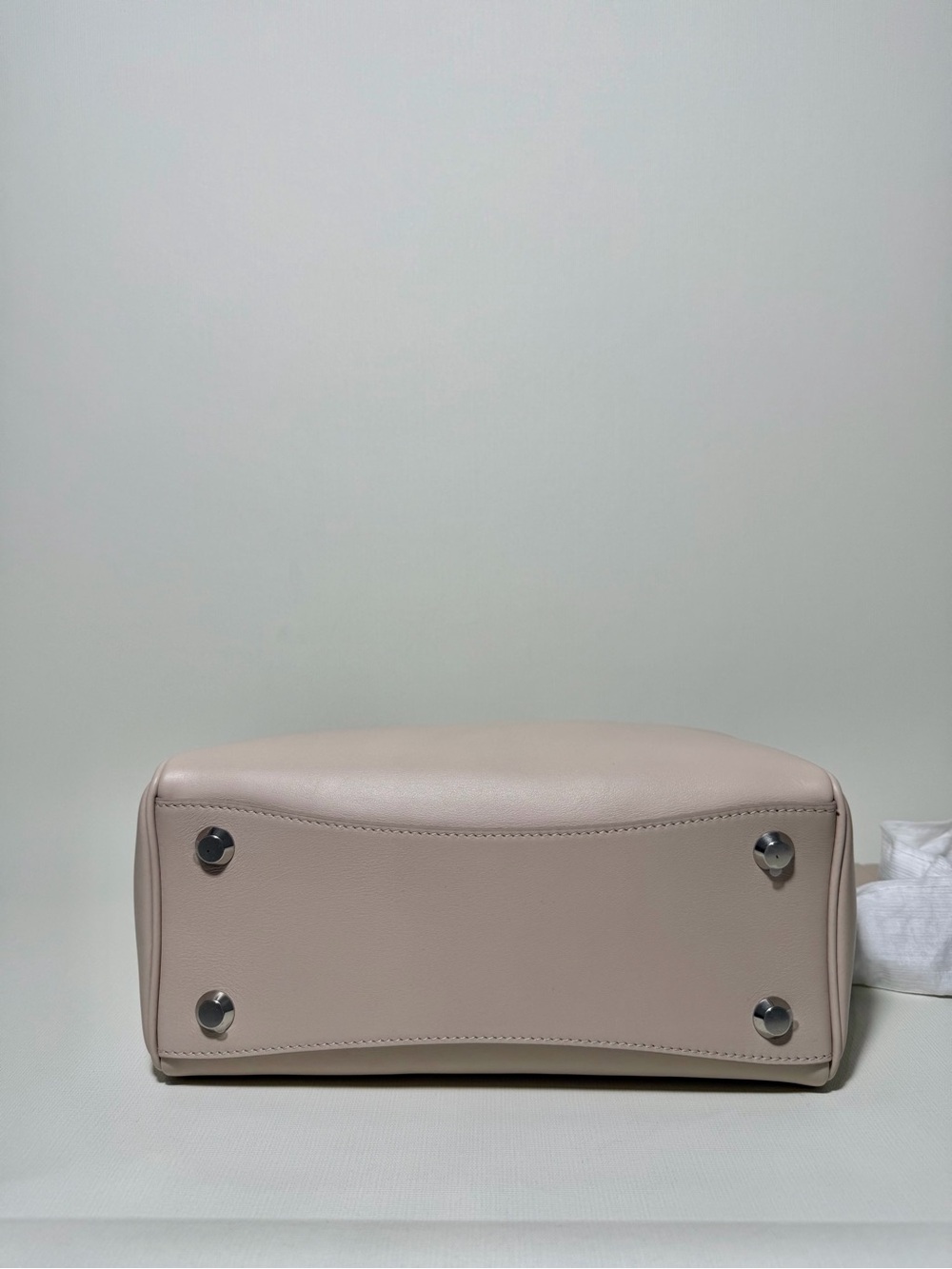 Balenciaga
Women's Hampton Carry All Bag Mini in Almond - Picture 5 of 16
